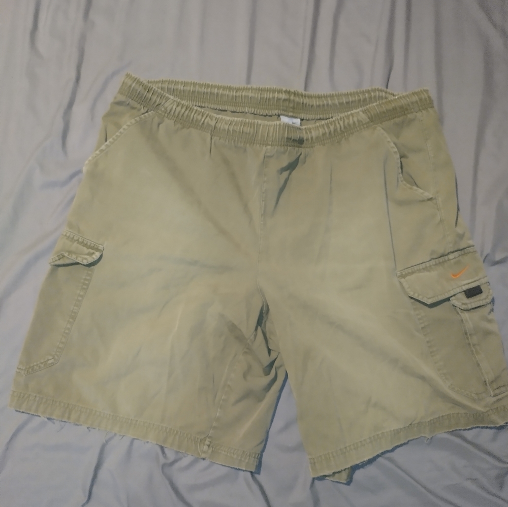 Vtg nike olive green cargo shorts orange check mens L distressed. 40 on the wais
